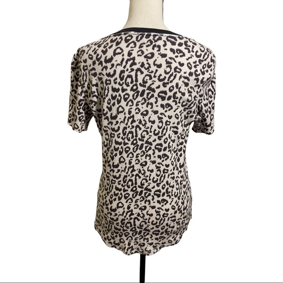 Victoria Secret 1/2 button down blouse short sleeve animal print size medium - Picture 6 of 9